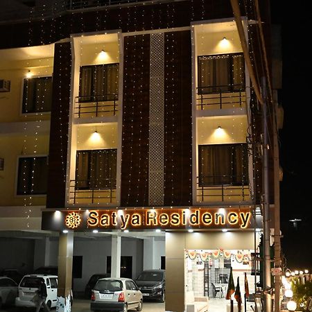 格德拉 Satya Residency酒店 外观 照片