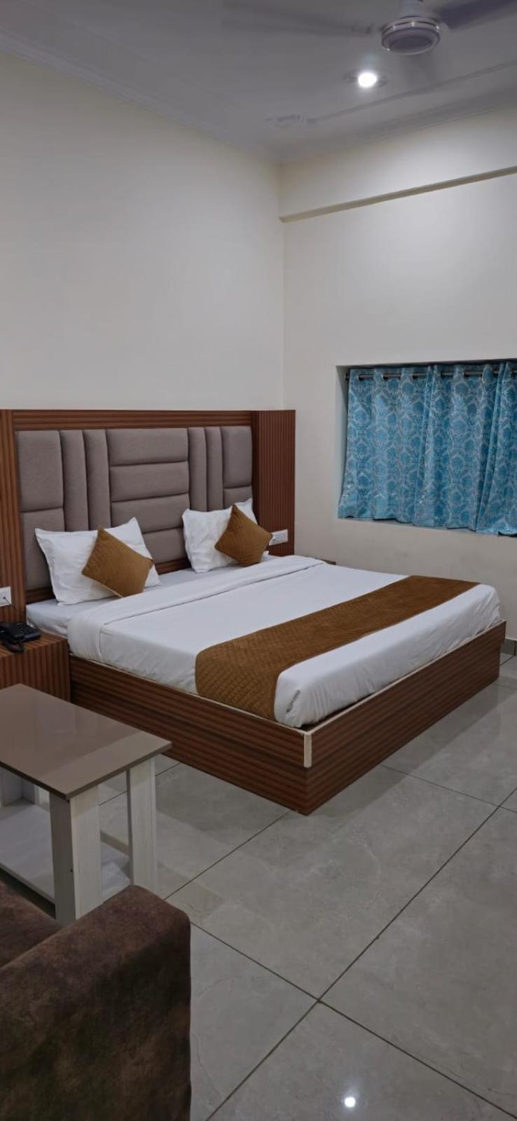 格德拉 Satya Residency酒店 外观 照片