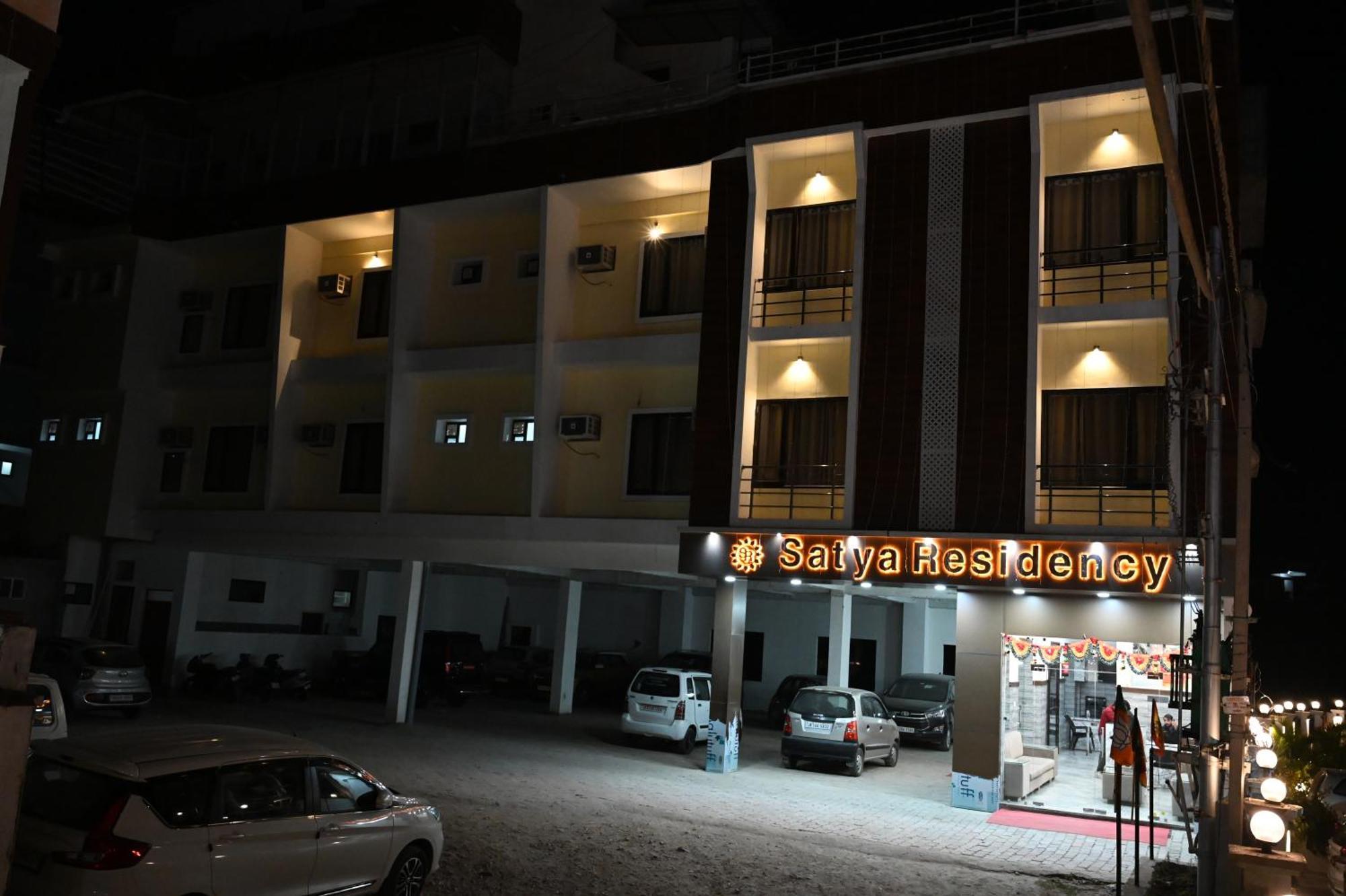 格德拉 Satya Residency酒店 外观 照片
