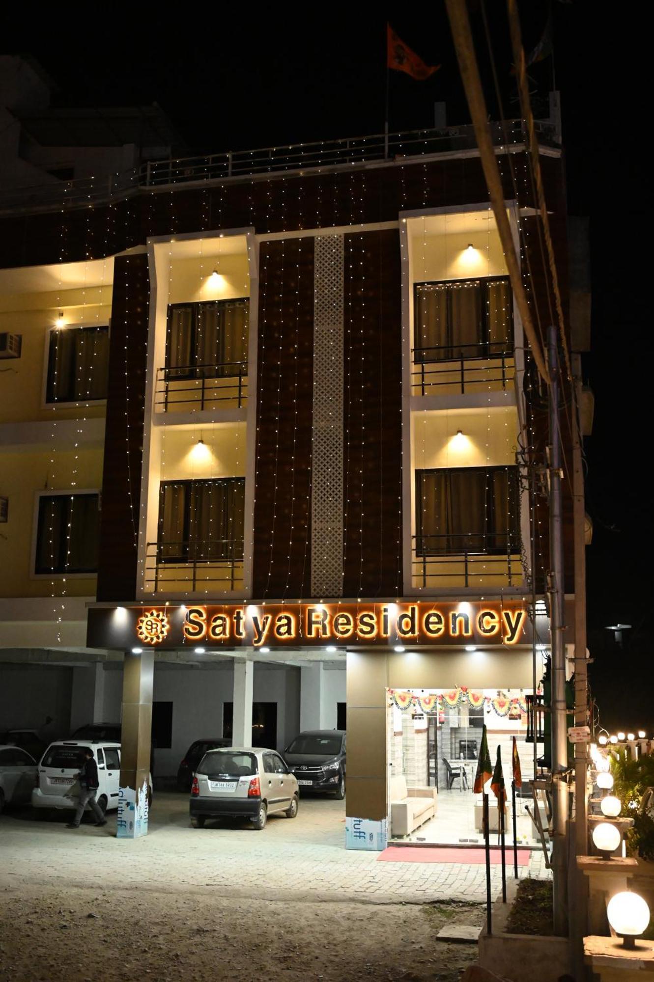 格德拉 Satya Residency酒店 外观 照片