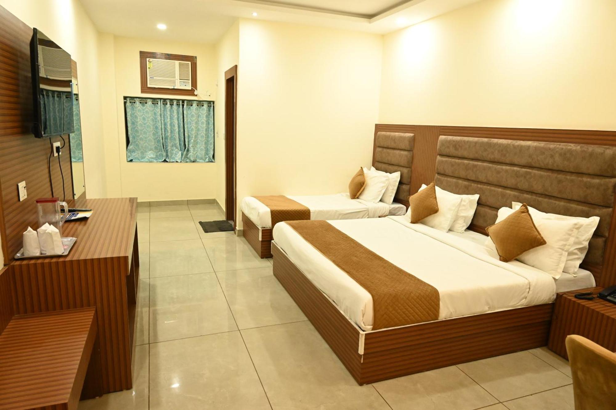 格德拉 Satya Residency酒店 外观 照片