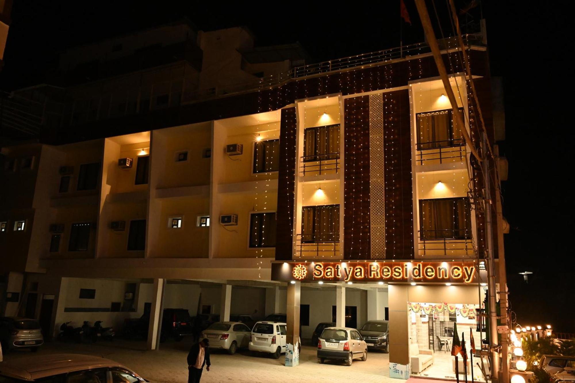 格德拉 Satya Residency酒店 外观 照片