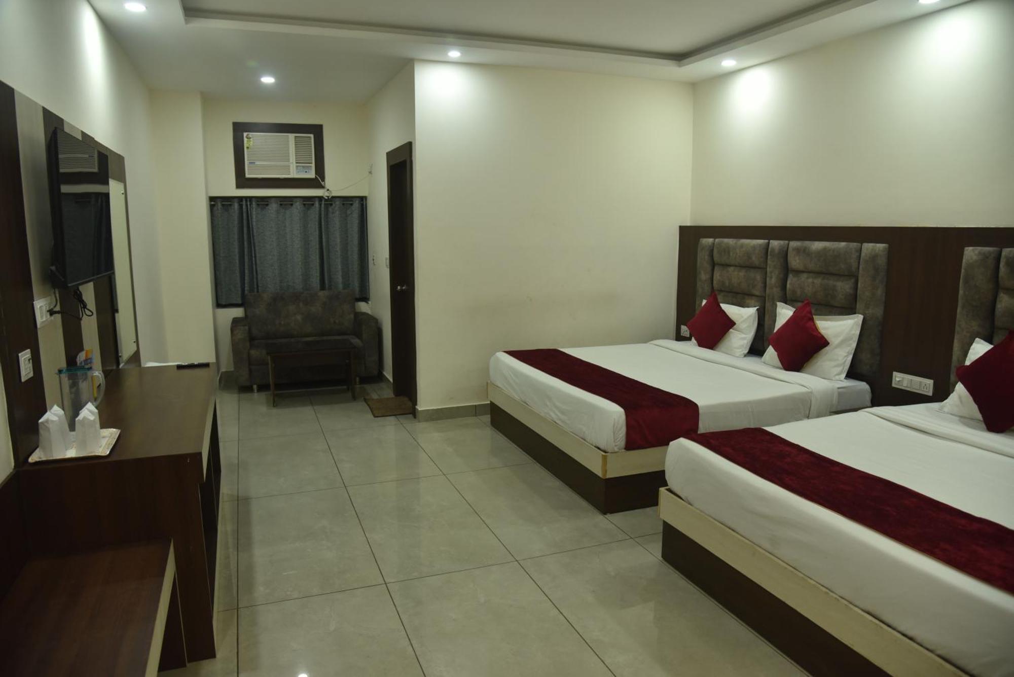 格德拉 Satya Residency酒店 外观 照片